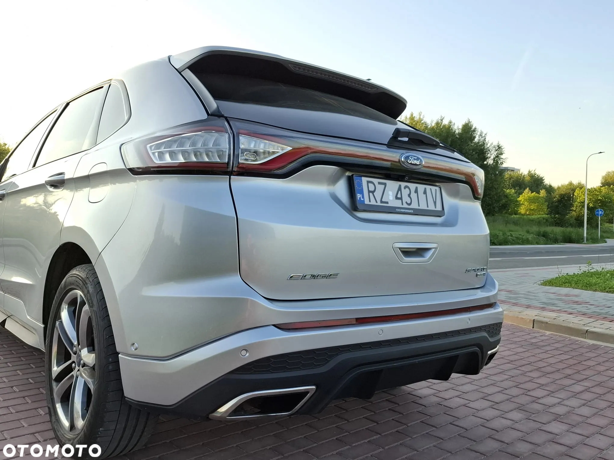 Ford Edge - 8