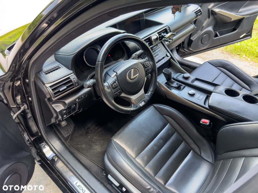 Lexus IS 200t / 300 F Sport - 13