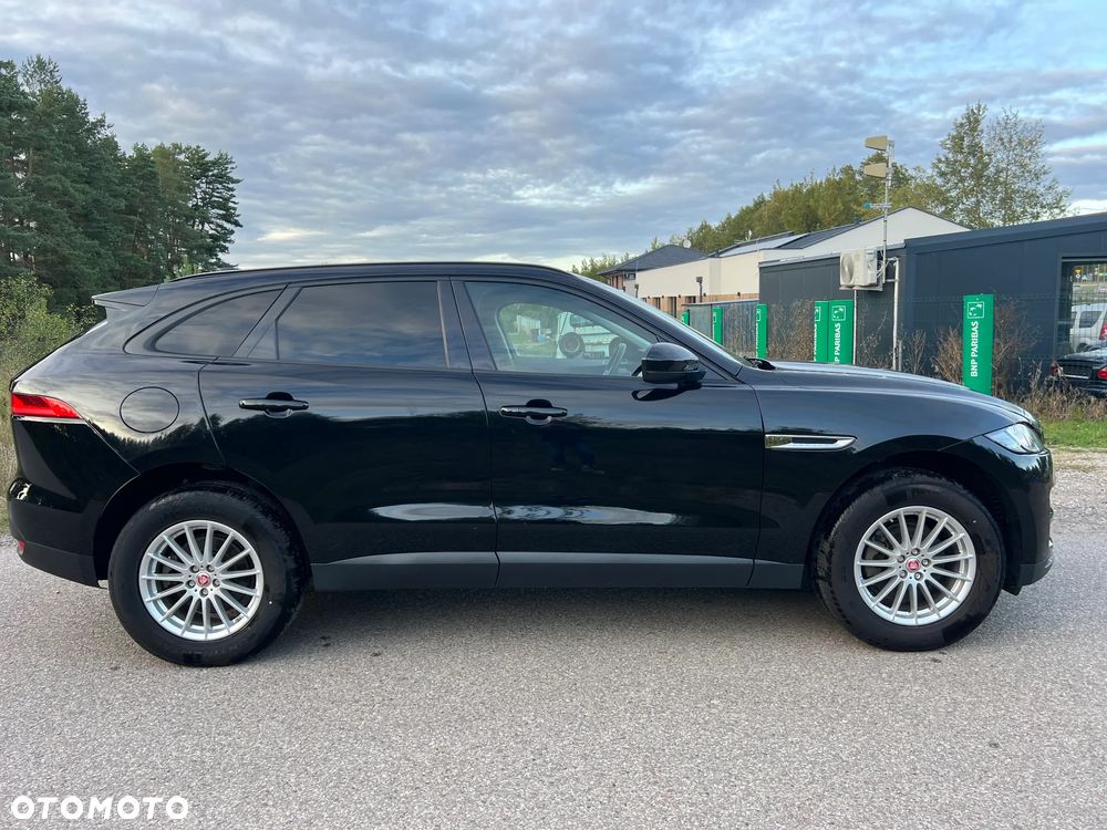 Jaguar F-Pace 2.0 i4D AWD Pure - 4
