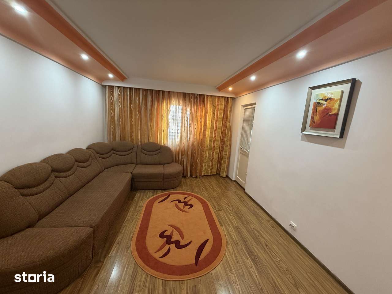 Apartament 3 camere,zona E3,etaj 3 — fotografia 3