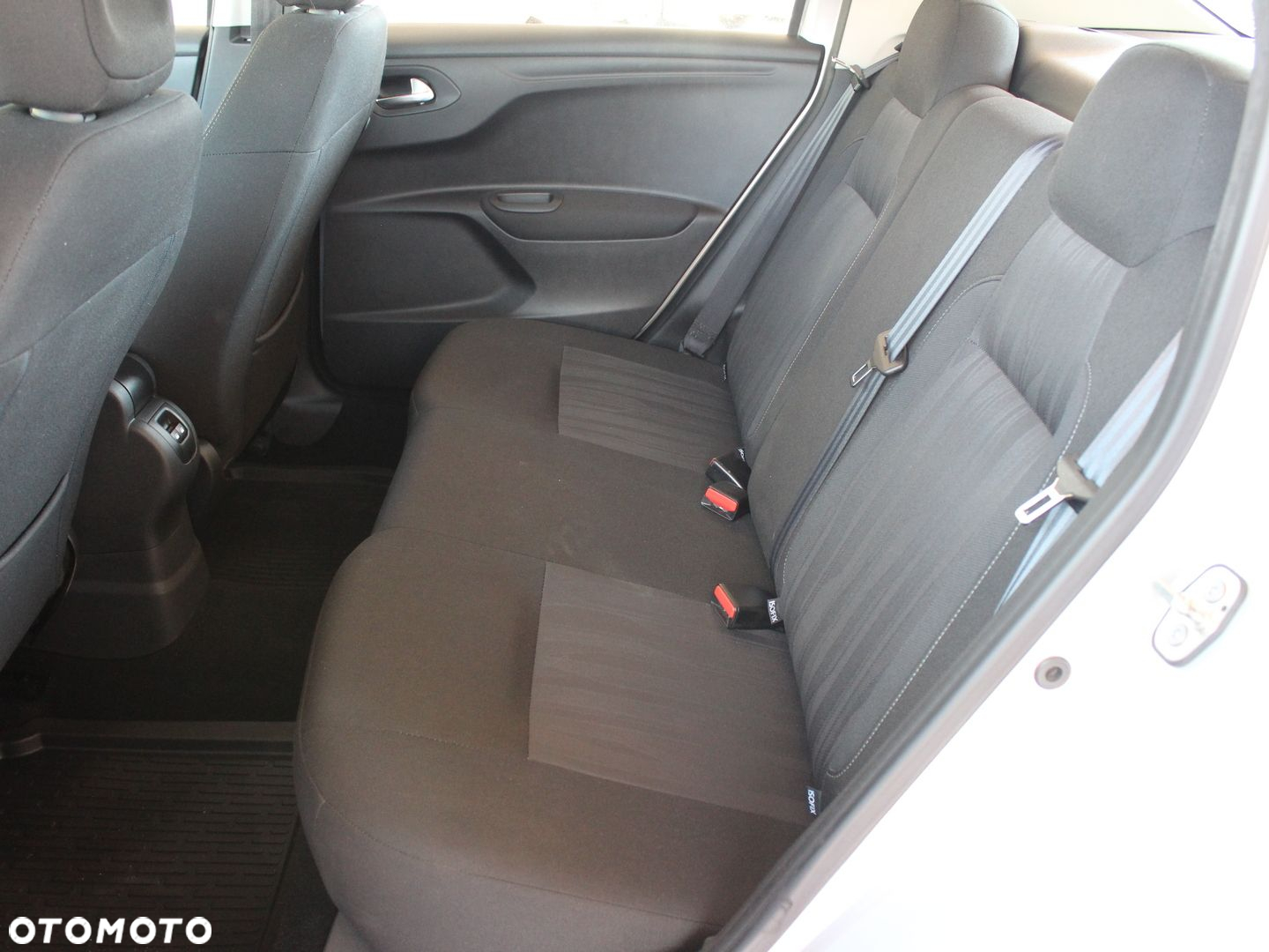 Peugeot 301 1.6 VTi Allure - 10