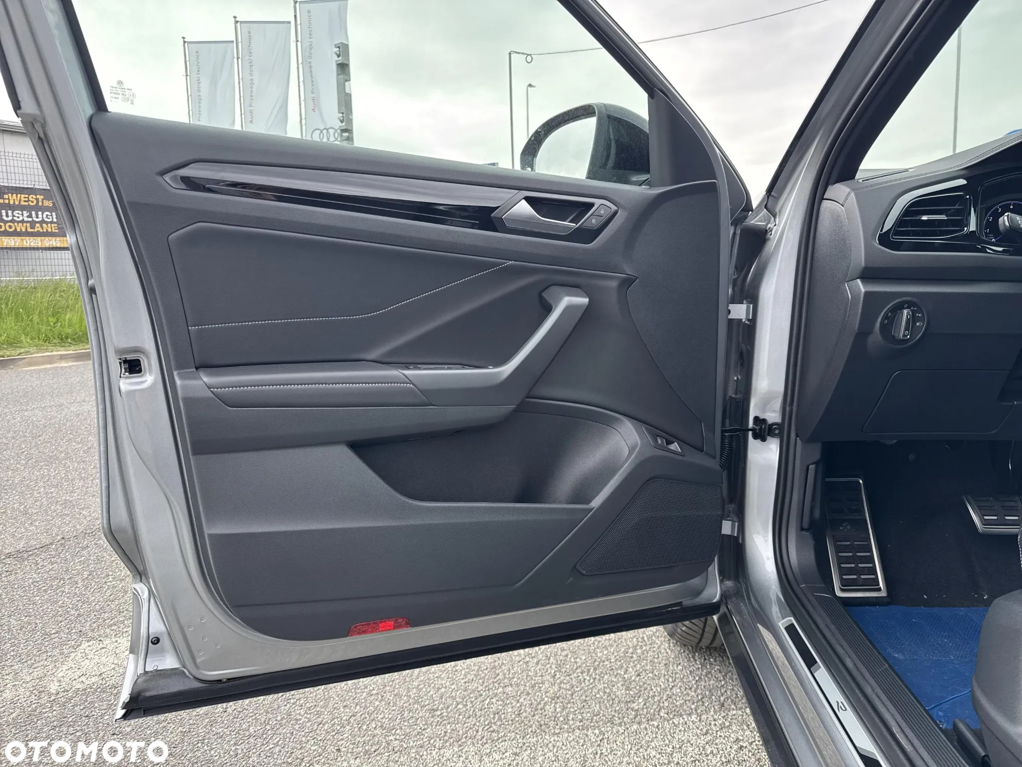 Volkswagen T-Roc 1.5 TSI R-Line Plus DSG - 11