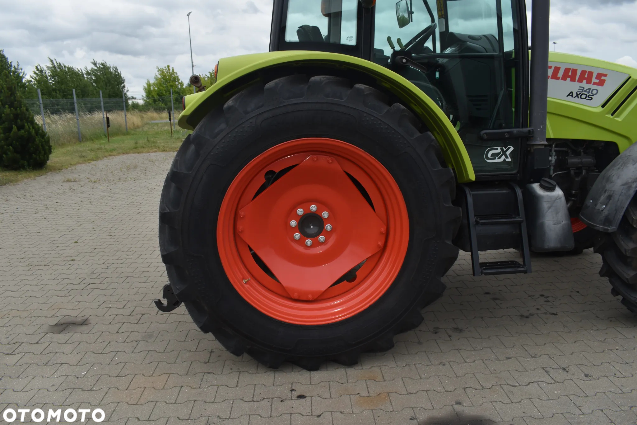 Claas Axos 340 CX - 11