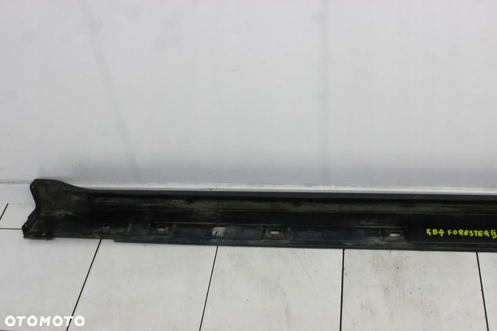 LISTWA PROGOWA PRAWA PRÓG FORESTER II LIFT 05R- - 5