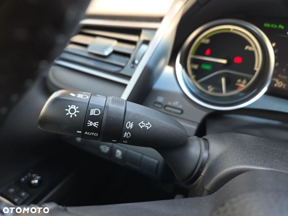 Toyota Camry 2.5 Hybrid Executive CVT - 18
