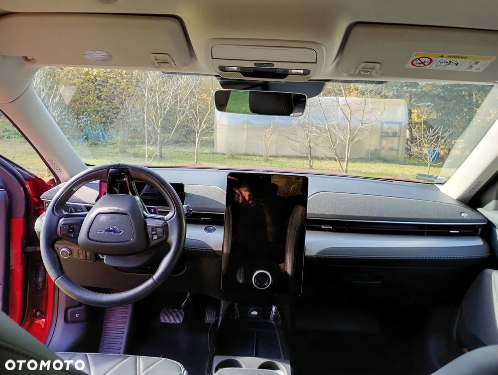 Ford Mustang Mach-E - 4