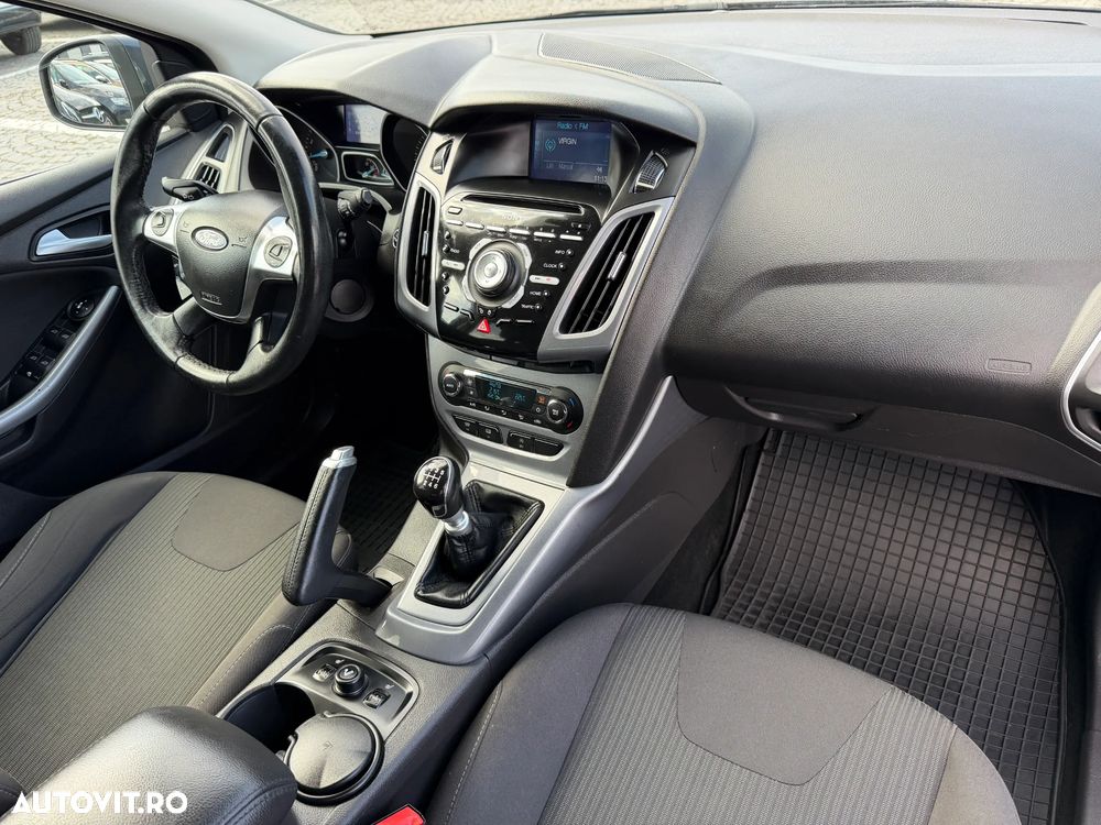 Ford Focus 1.0 EcoBoost Start-Stopp-System TITANIUM - 6