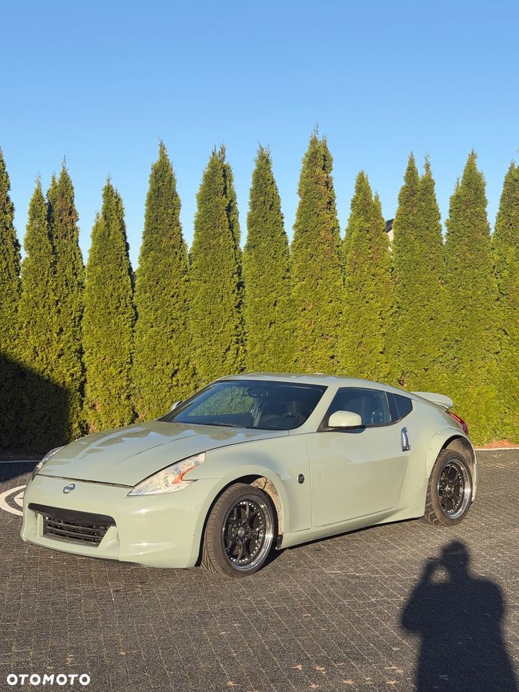 Nissan 370 Z - 2