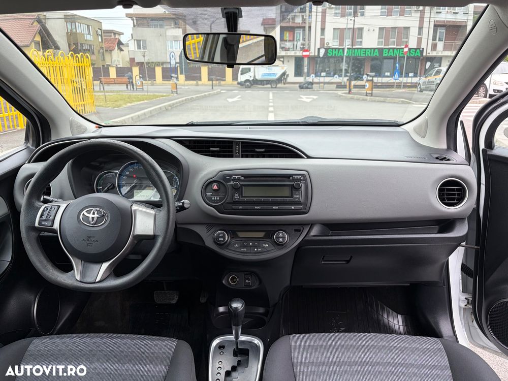 Toyota Yaris - 8