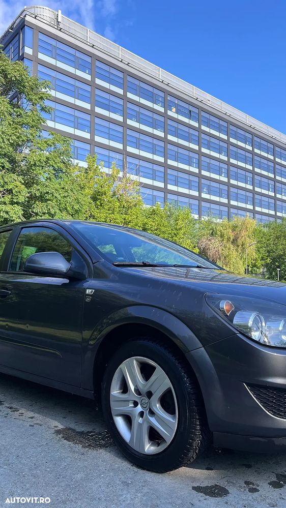 Opel Astra 1.6i Enjoy - 4