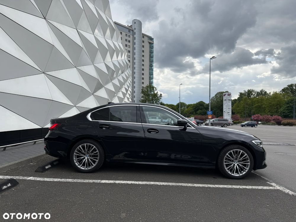 BMW Seria 3 320d Luxury Line - 9