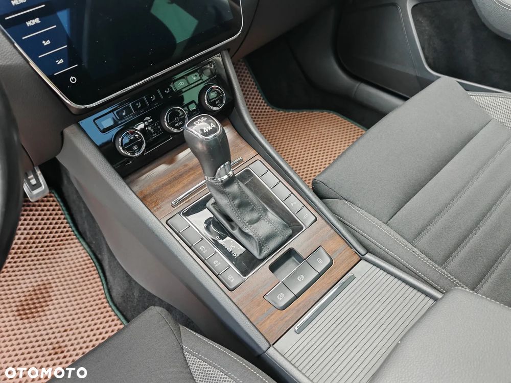 Skoda Superb 2.0 TDI SCR 4x4 Scout DSG - 21