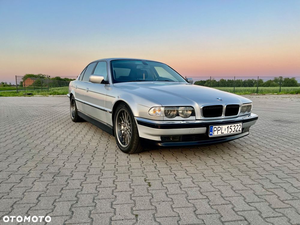 BMW Seria 7 735i L - 6