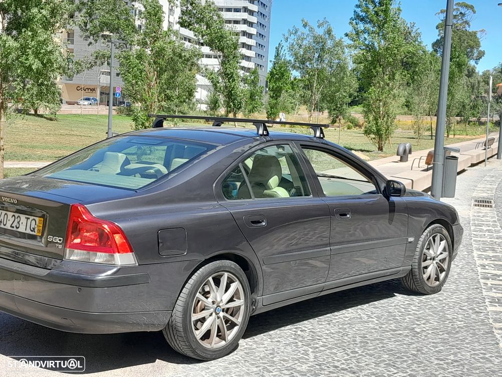 Volvo S60 2.3 T5 - 17
