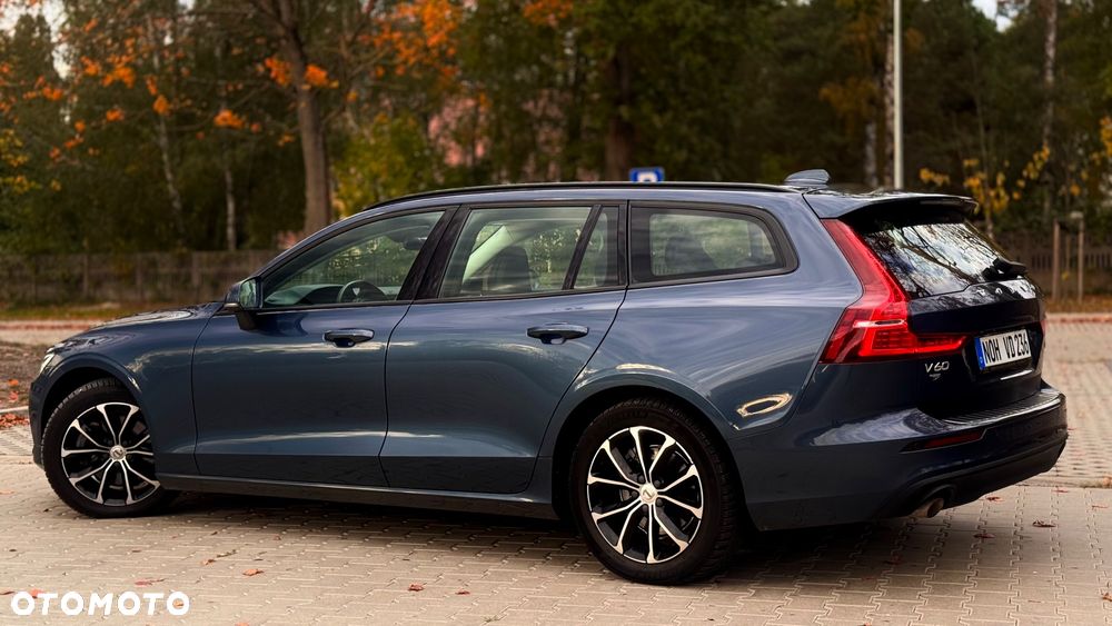 Volvo V60 B3 B DKG Momentum - 36