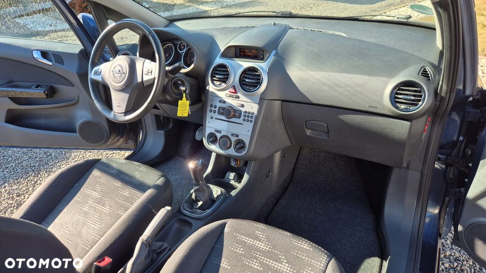 Opel Corsa 1.4 16V Satellite - 15