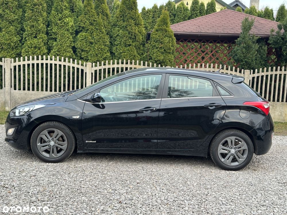 Hyundai i30 1.4 Passion Plus - 24