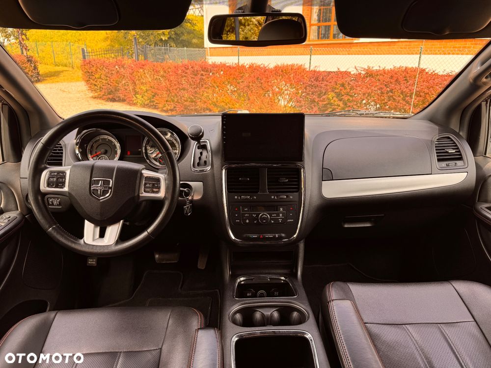 Dodge Grand Caravan 3.6 R/T - 17