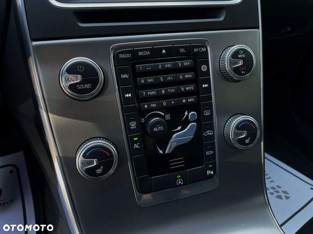 Volvo V60 D4 Geartronic Momentum - 30
