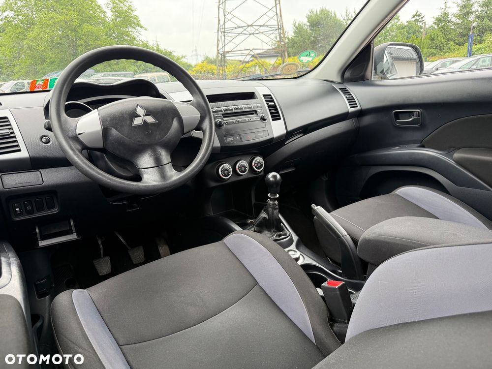 Mitsubishi Outlander 2.0 DID Intense + - 33