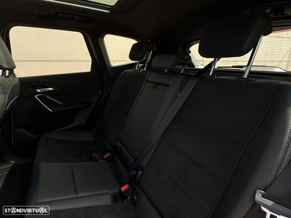 BMW iX1 xDrive30 M Sport Pack - 13