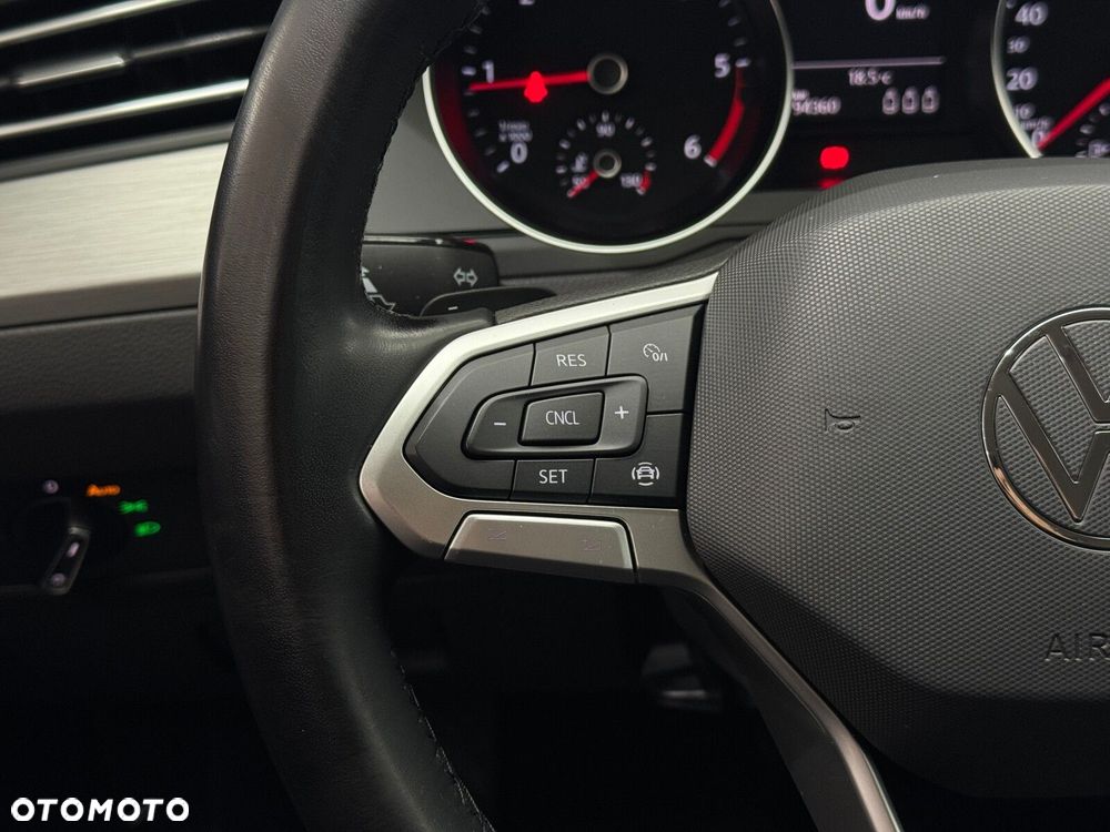 Volkswagen Passat 2.0 TDI EVO Essence DSG - 21