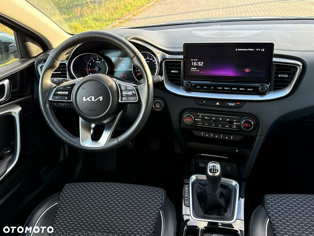 Kia XCeed - 25