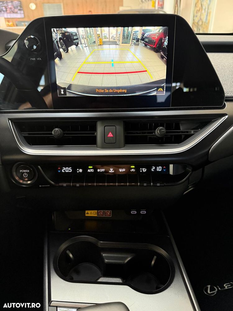 Lexus UX 250h Executive Line - 15