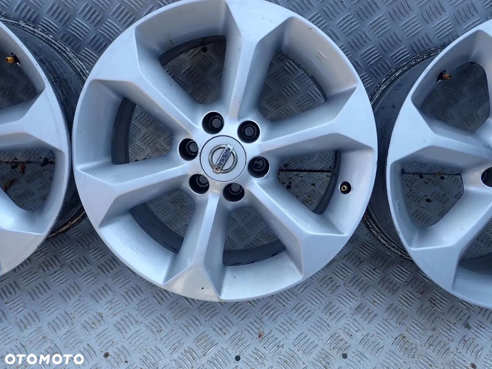 FELGI ALUMINIOWE NISSAN PATHFINDER 7J X 17 ET 30 6X114,3 - 5