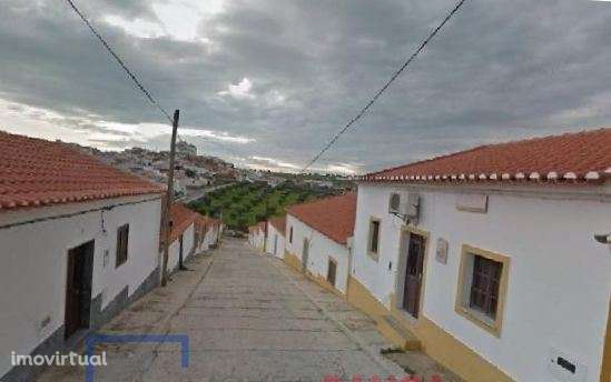 Moradia térrea, de tipologia T1, com logradouro, no centro de Santo... - Grande imagem: 4/19