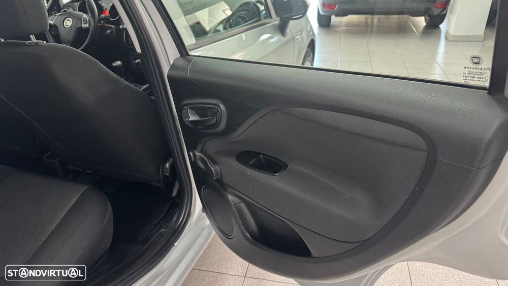 Fiat Punto 1.3 M-Jet Lounge S&S - 28