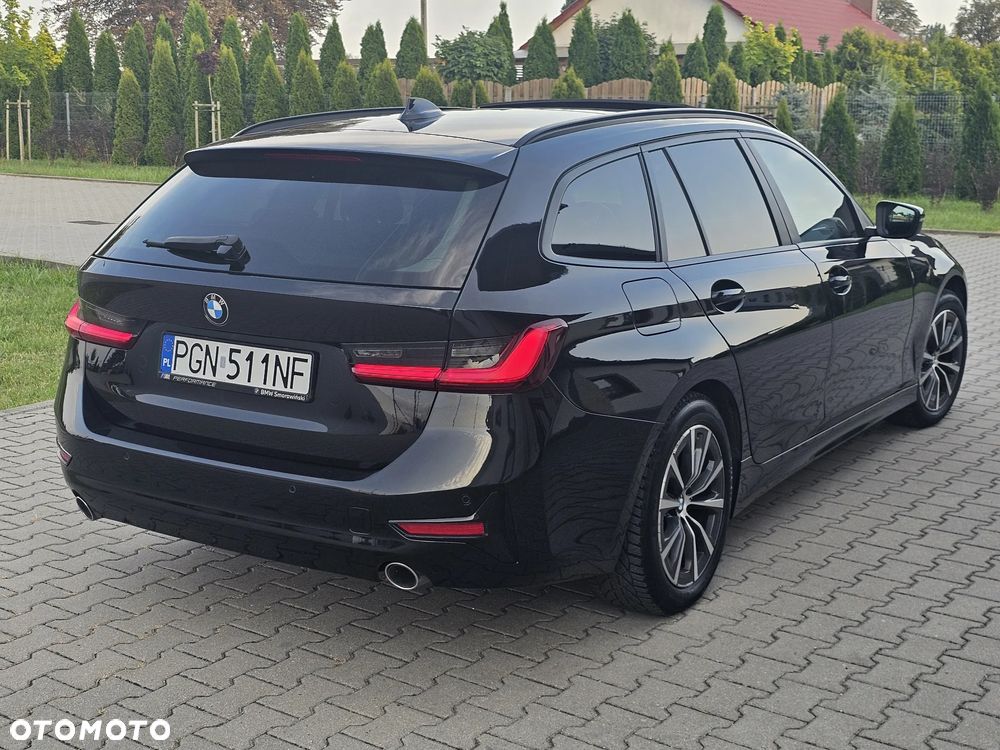 BMW Seria 3 318d Sport Line - 3