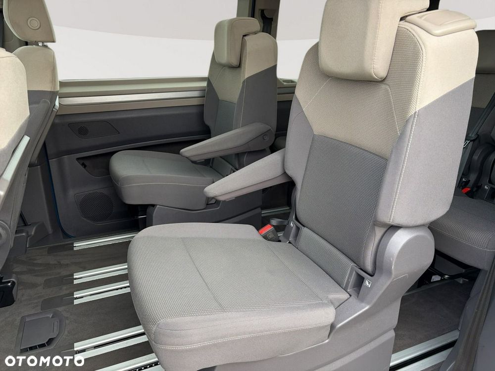 Volkswagen Multivan - 26