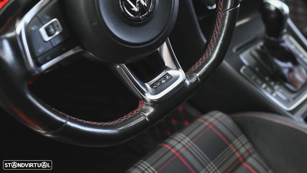 VW Golf 2.0 TSi GTi DSG - 47