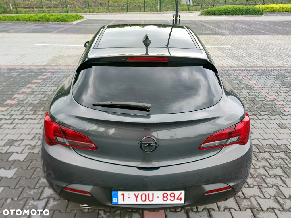 Opel Astra IV GTC 1.4 T Sport - 16