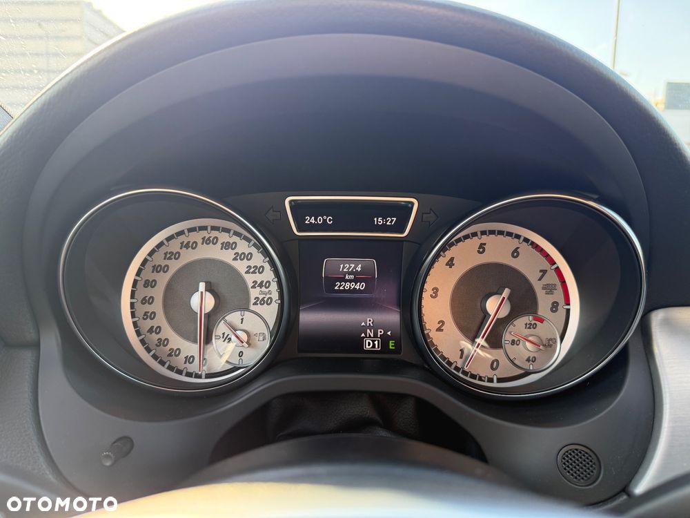 Mercedes-Benz CLA - 40