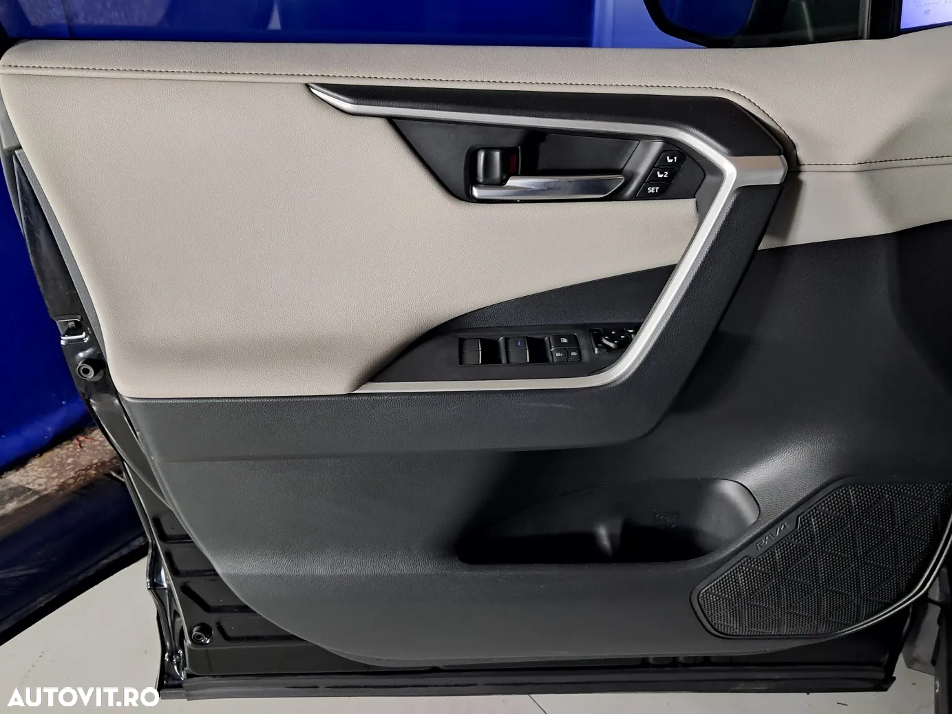 Toyota RAV4 - 9