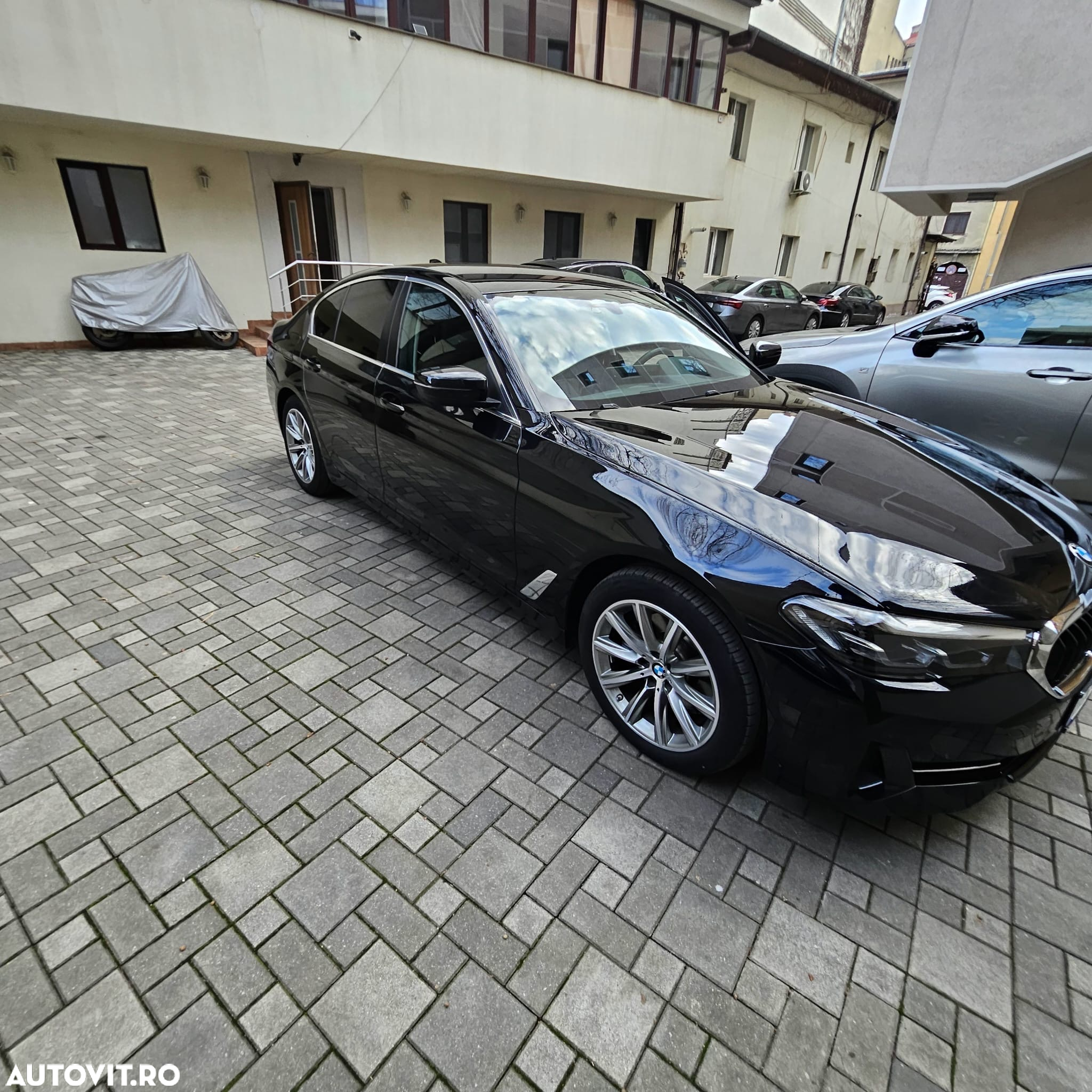 BMW Seria 5 520d xDrive AT MHEV - 2