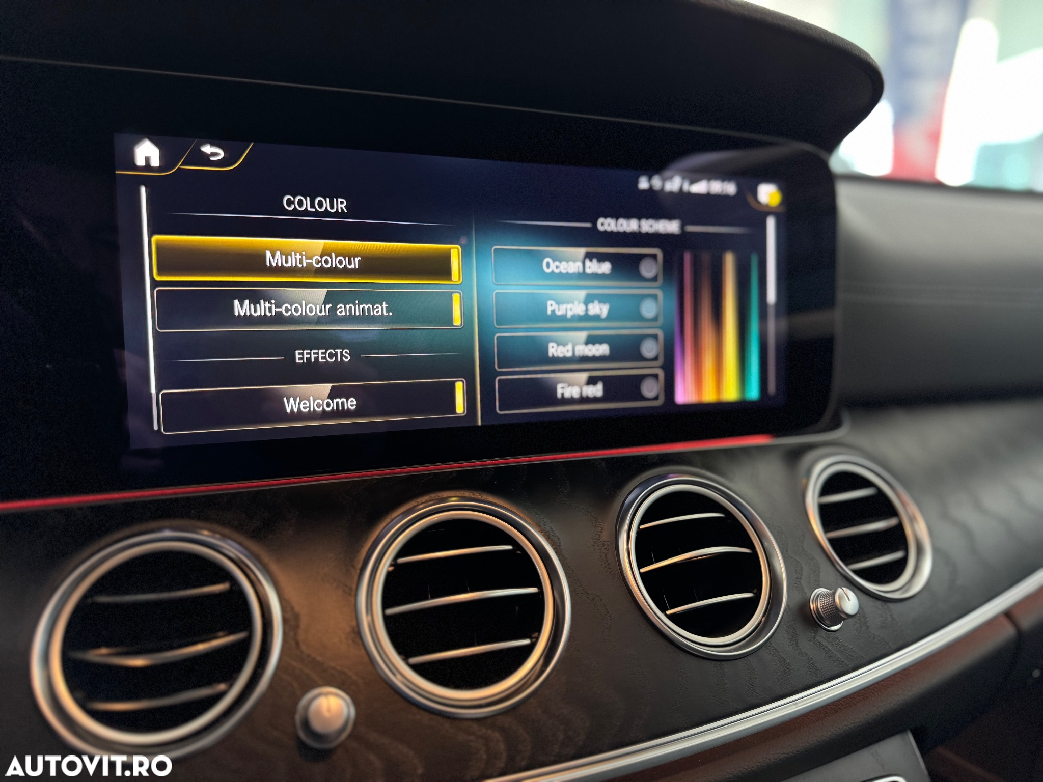 Mercedes-Benz E 300 4Matic 9G-TRONIC AMG Line - 13