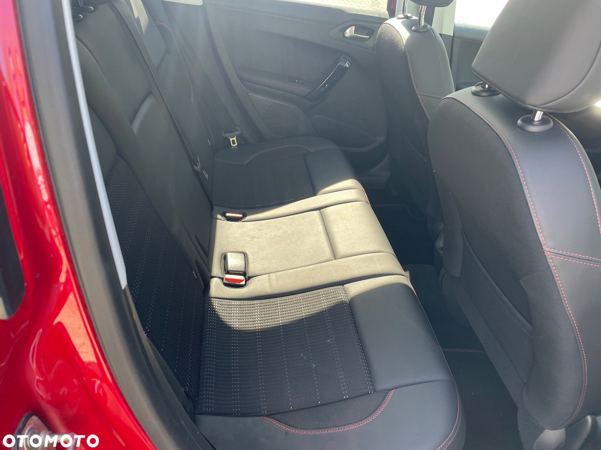 Peugeot 2008 PureTech 110 Stop&Start EAT6 GT-Line Edition - 21