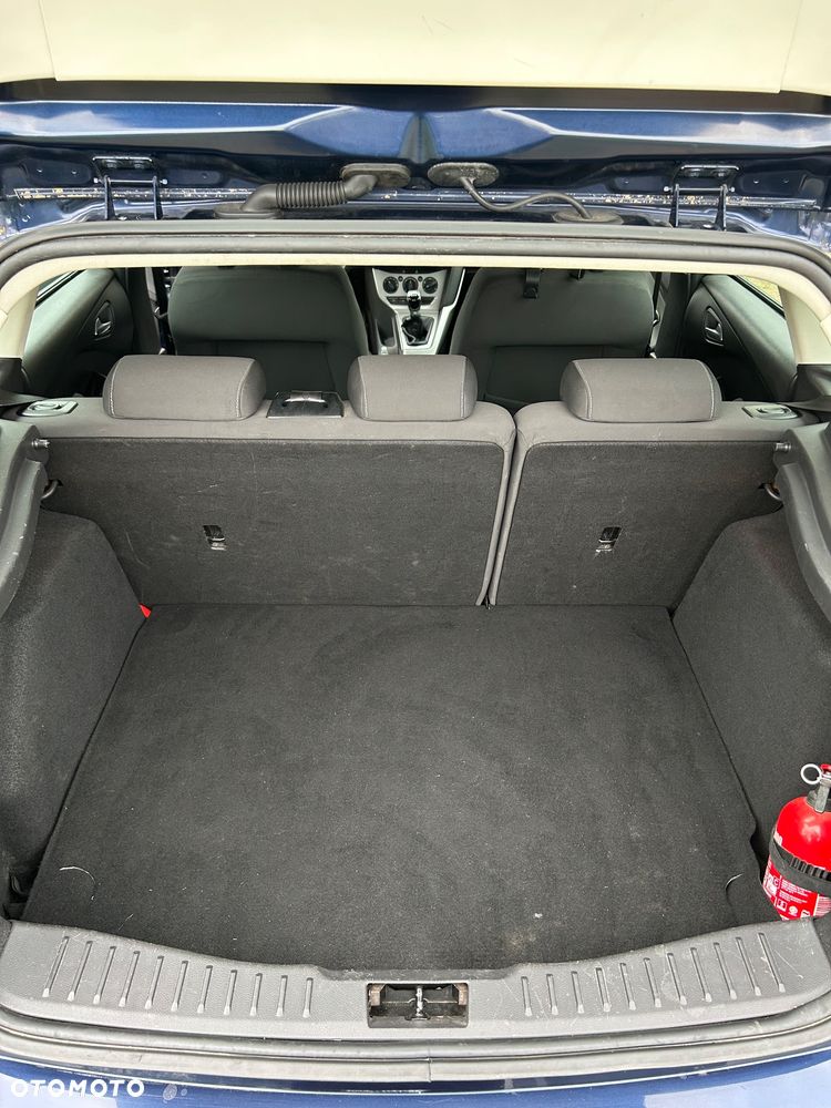 Ford Focus 1.6 Ambiente - 27