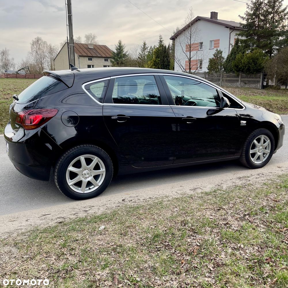 Opel Astra 1.4 Turbo Exklusiv - 10