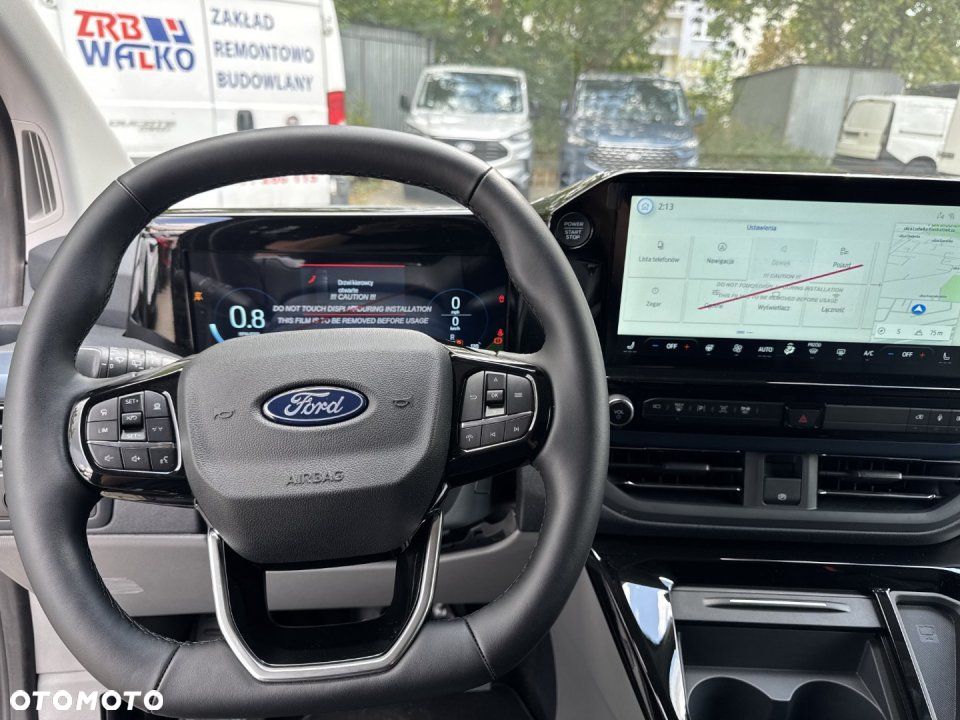 Ford Tourneo Custom - 13
