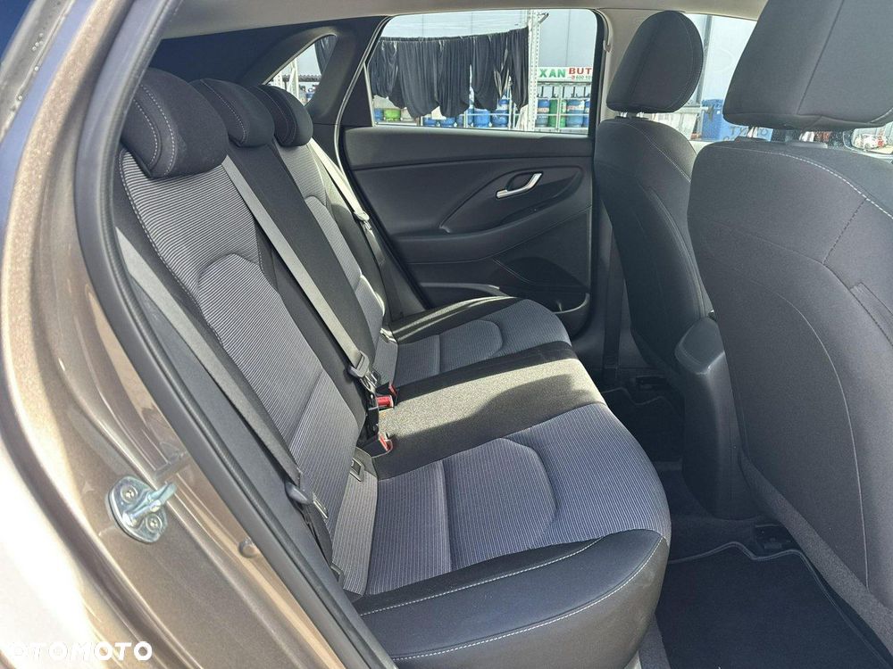 Hyundai i30 1.5 DPI Classic + - 18