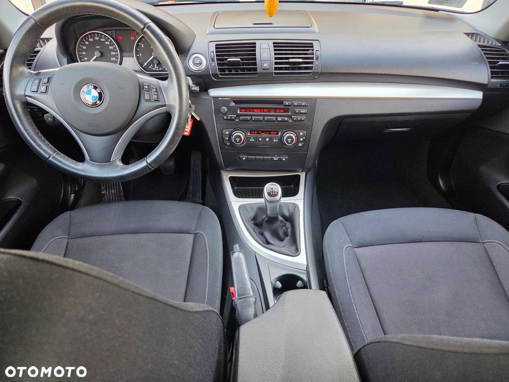 BMW Seria 1 116i - 8