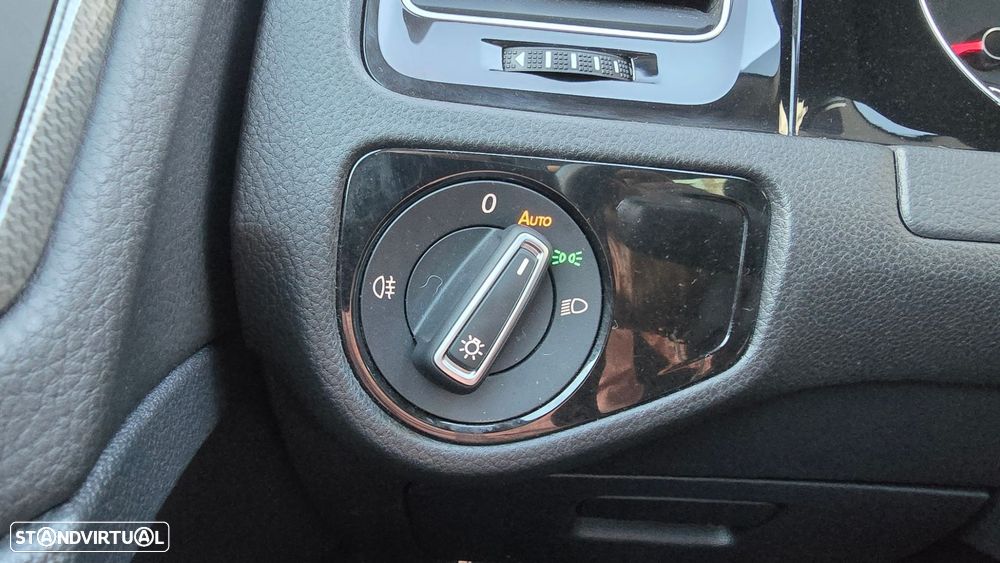 VW Golf Variant 1.6 TDi SCR IQ.DRIVE - 13