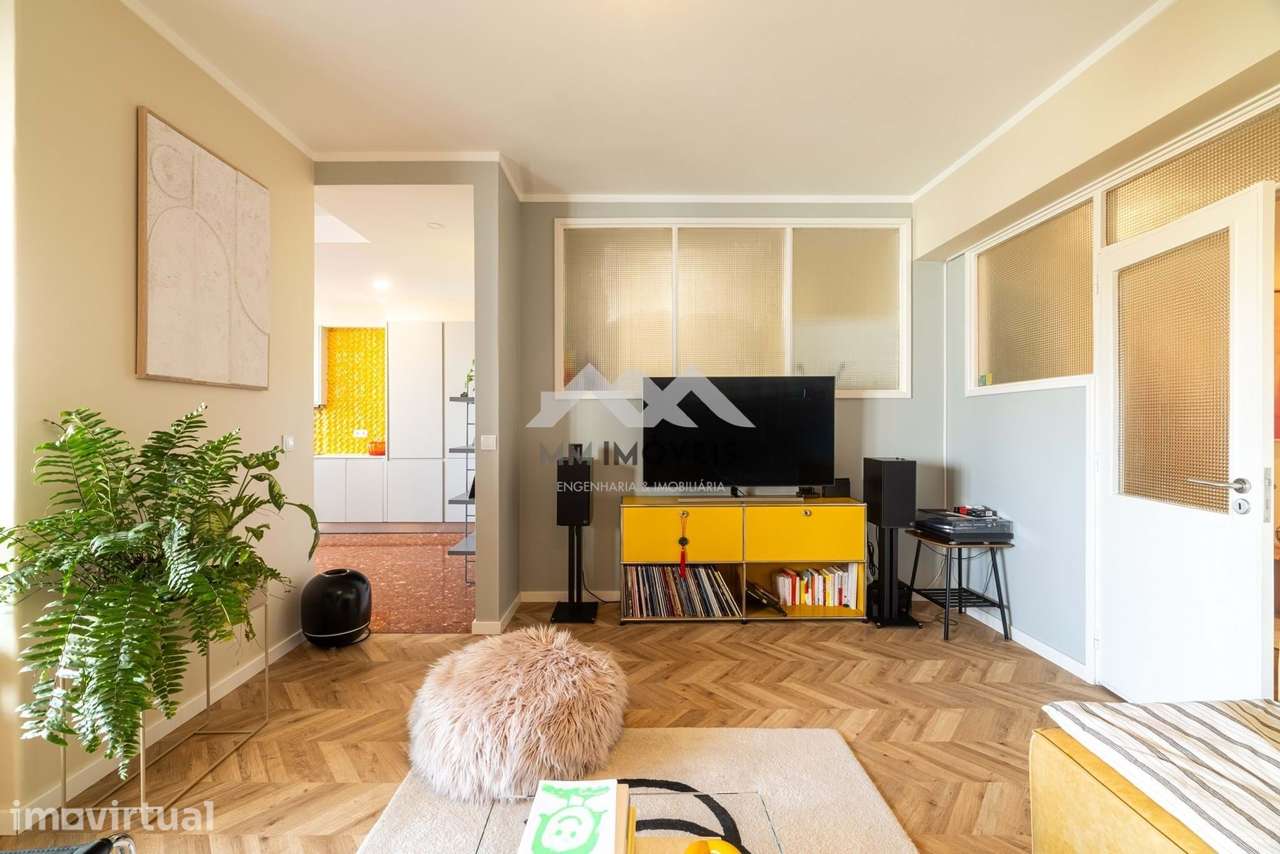 Apartamento T4 +1| Renovado | Convertido em T3+1 | Varanda |  Carvalhi - Grande imagem: 3/43