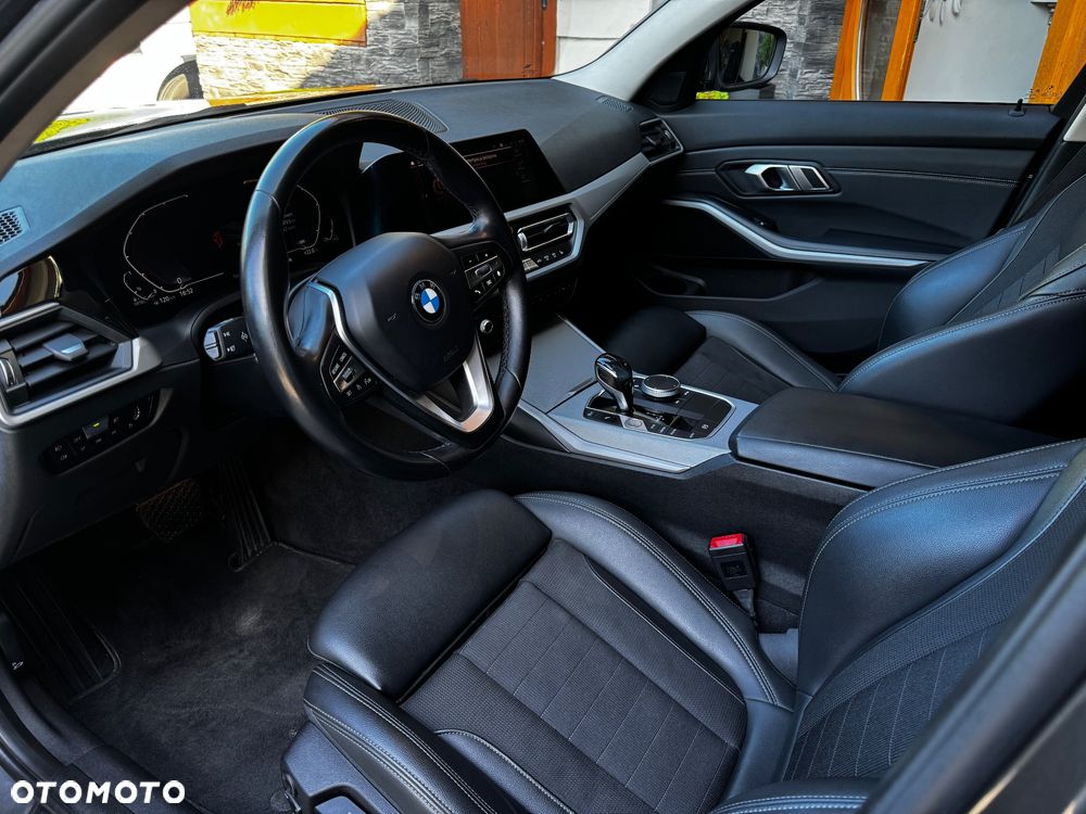 BMW Seria 3 320d xDrive Edition Luxury Line Purity - 17