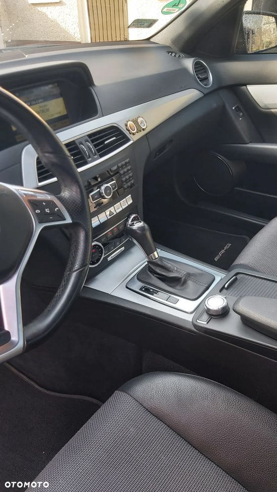 Mercedes-Benz Klasa C 220 CDI 4Matic 7G-TRONIC Avantgarde - 27