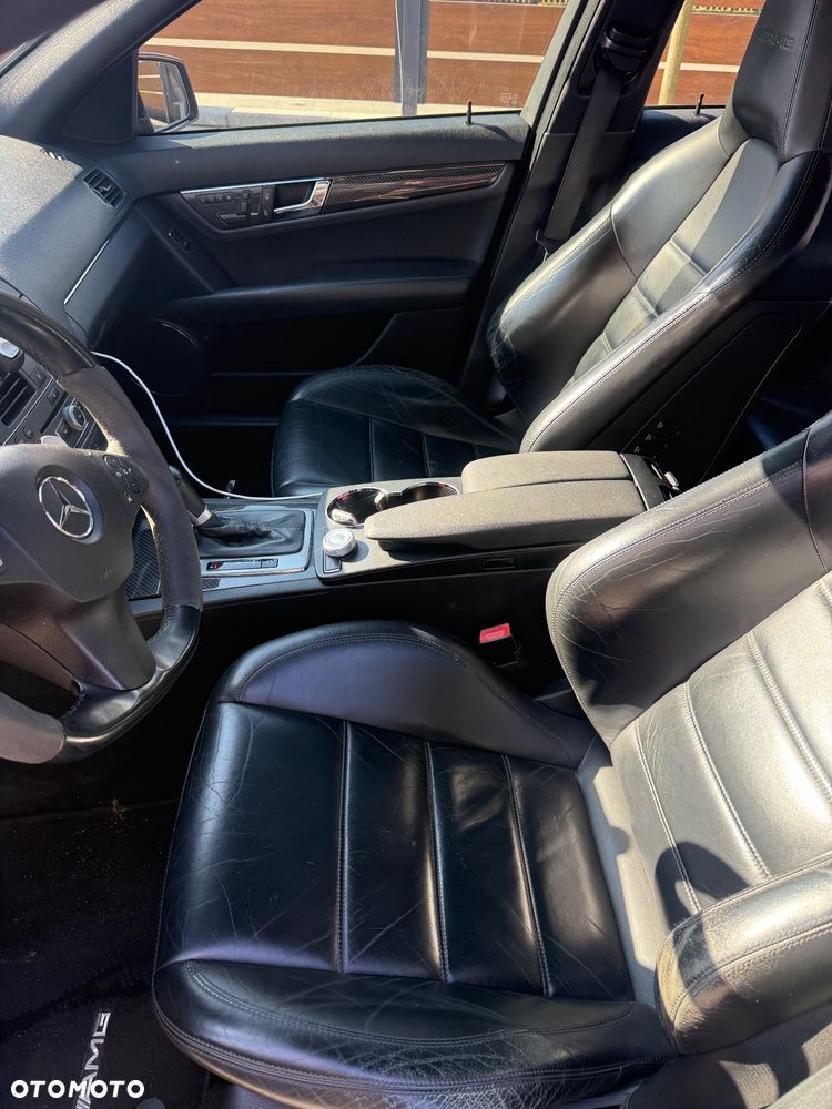 Mercedes-Benz Klasa C 63 AMG - 4